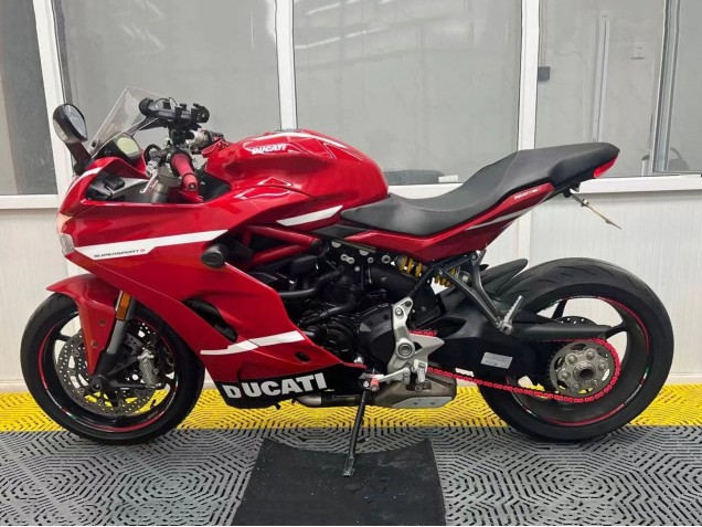 Carénages Moto Ducati Supersport 939/939S 2017-2022 - Rouge Blanc Noir